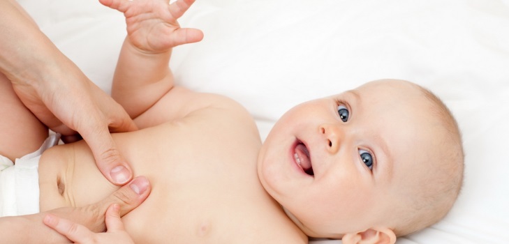 Hoe een baby te masseren