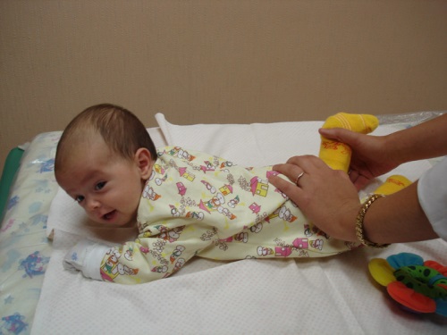 Hoe een baby te masseren