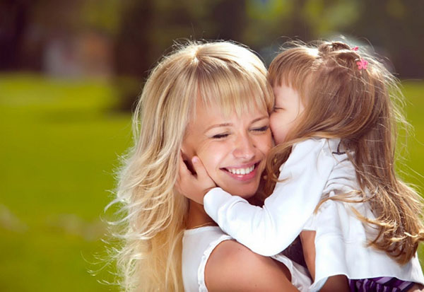 Hoe een gelukkig kind groot te brengen: drie regels voor ouders