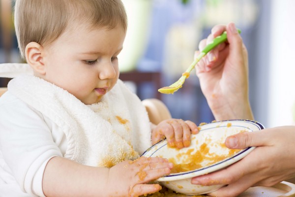 Voorbeeldmenu voor het kind in 6,7-10 maanden