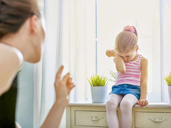 Verlegen kind: wat te doen met de ouders