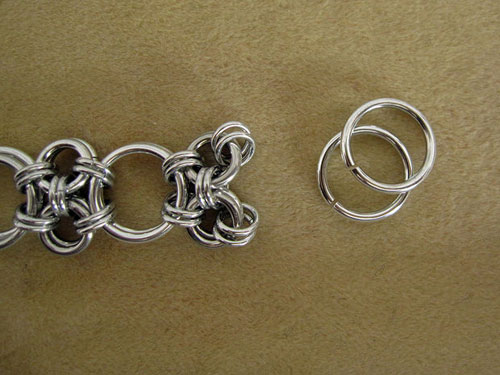 doe nog twee grote ringen om