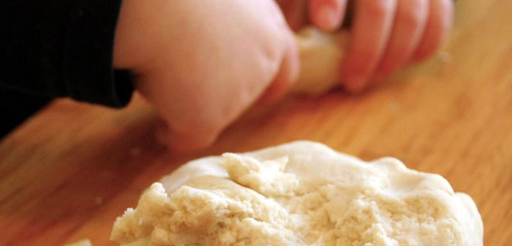 Hoe gezouten deeg te koken voor het modelleren