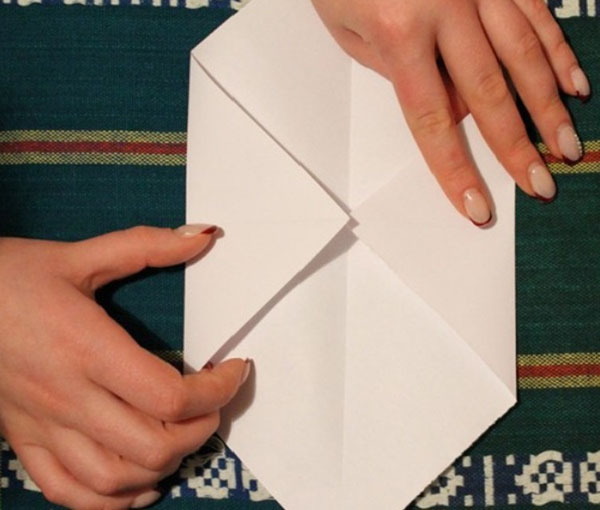 Envelop van papier A4 met uw eigen handen