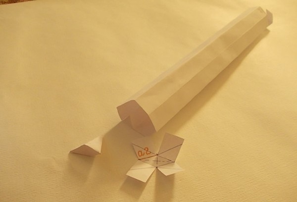 Hoe maak je met je eigen handen een zwaard van papier