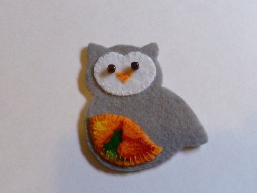 Broche uil van vilt