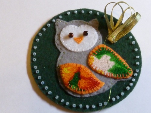 Broche uil van vilt