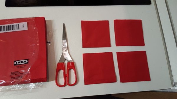 Steeg met uw eigen handen uit een servet