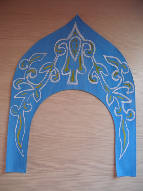 Russische kokoshnik van karton