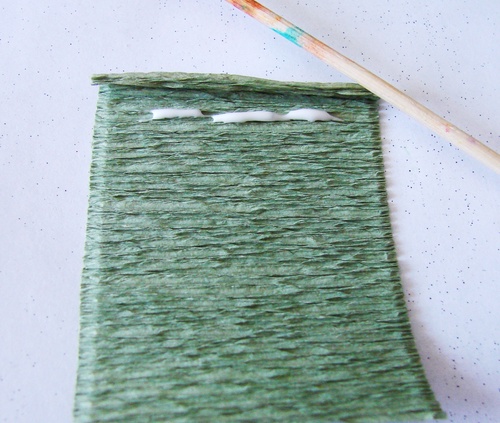 Knutselen voor 9 mei met hun eigen handen: een bak papier