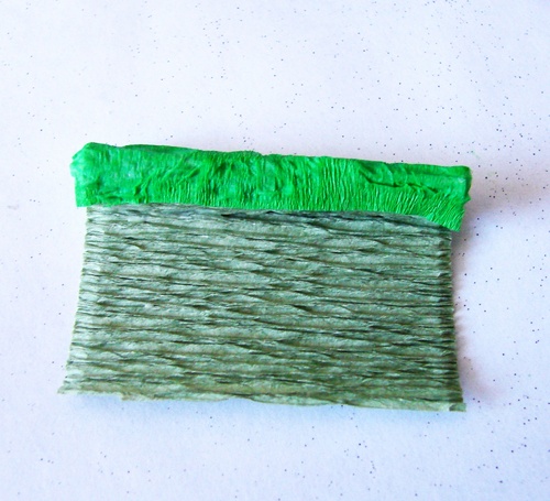 Knutselen voor 9 mei met hun eigen handen: een bak papier