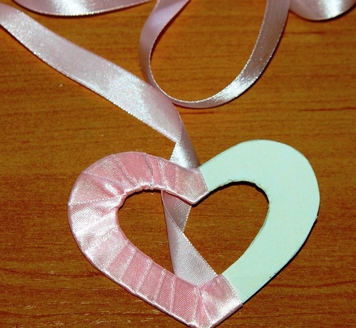 Hoe maak je een valentijnskaart met je eigen handen