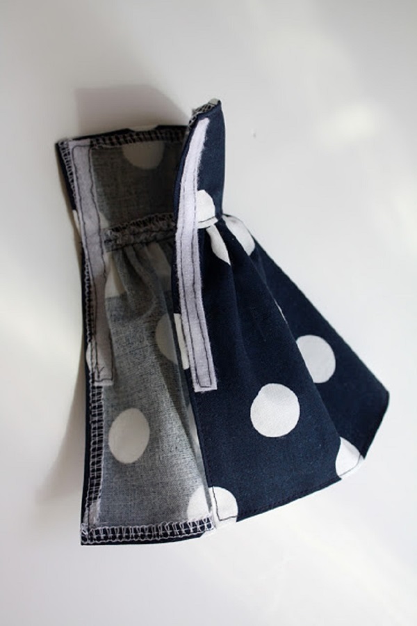 Hoe je poppenkleding met je eigen handen kunt naaien