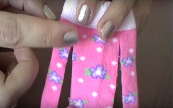 Hoe je poppenkleding met je eigen handen kunt naaien