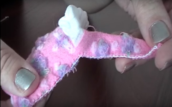 Hoe je poppenkleding met je eigen handen kunt naaien