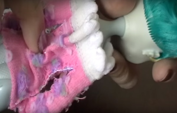 Hoe je poppenkleding met je eigen handen kunt naaien