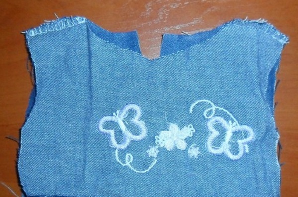 Hoe je poppenkleding met je eigen handen kunt naaien