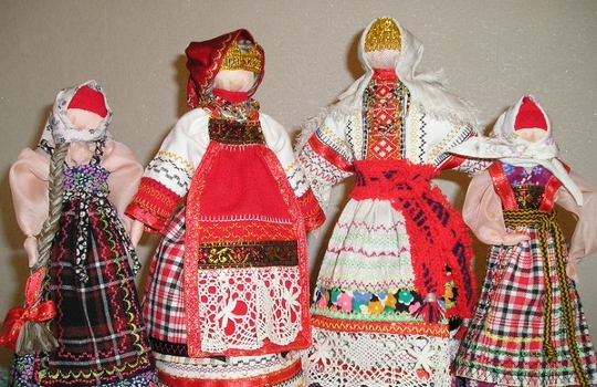 We maken de Maslenitsa-pop met onze eigen handen.