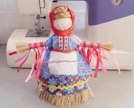 We maken de Maslenitsa-pop met onze eigen handen.