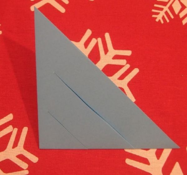 Mooie sneeuwvlokken voor het nieuwe jaar 2017 met hun eigen handen van papier - diagrammen en foto's in fasen. Masterclasses voor kinderen op grote sneeuwvlokken in origamitechniek