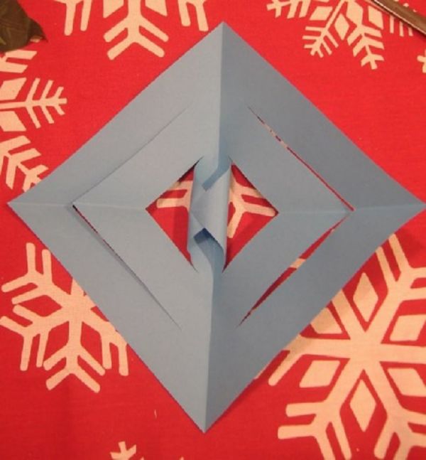 Mooie sneeuwvlokken voor het nieuwe jaar 2017 met hun eigen handen van papier - diagrammen en foto's in fasen. Masterclasses voor kinderen op grote sneeuwvlokken in origamitechniek
