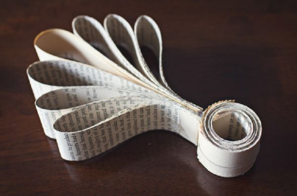 Mooie sneeuwvlokken voor het nieuwe jaar 2017 met hun eigen handen van papier - diagrammen en foto's in fasen. Masterclasses voor kinderen op grote sneeuwvlokken in origamitechniek