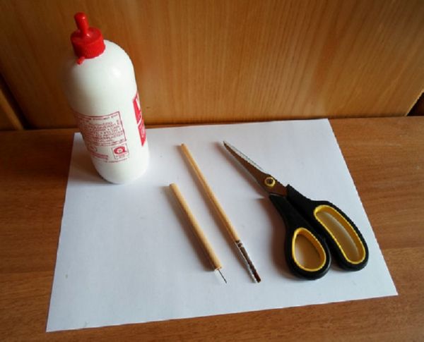 Mooie sneeuwvlokken voor het nieuwe jaar 2017 met hun eigen handen van papier - diagrammen en foto's in fasen. Masterclasses voor kinderen op grote sneeuwvlokken in origamitechniek