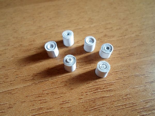 Mooie sneeuwvlokken voor het nieuwe jaar 2017 met hun eigen handen van papier - diagrammen en foto's in fasen. Masterclasses voor kinderen op grote sneeuwvlokken in origamitechniek