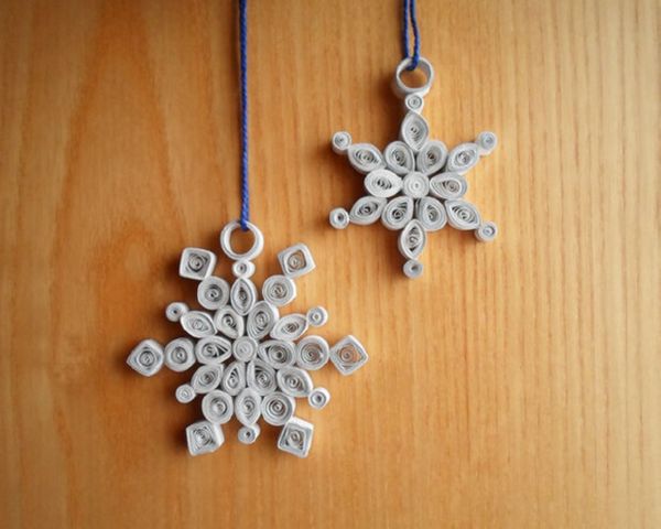 Mooie sneeuwvlokken voor het nieuwe jaar 2017 met hun eigen handen van papier - diagrammen en foto's in fasen. Masterclasses voor kinderen op grote sneeuwvlokken in origamitechniek