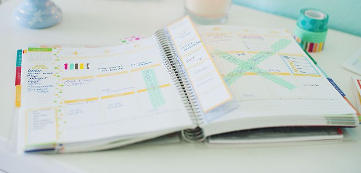 Organisator van goed humeur met hun eigen handen