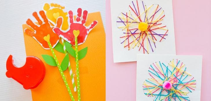 Briefkaart voor Moederdag met eigen handen, masterclasses met foto's voor de kleuterschool en 1-3 cijfers
