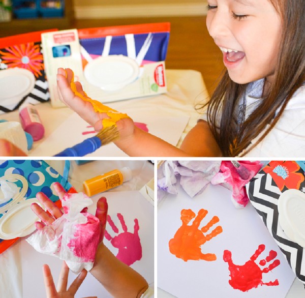 Briefkaart voor Moederdag met eigen handen, masterclasses met foto's voor de kleuterschool en 1-3 cijfers