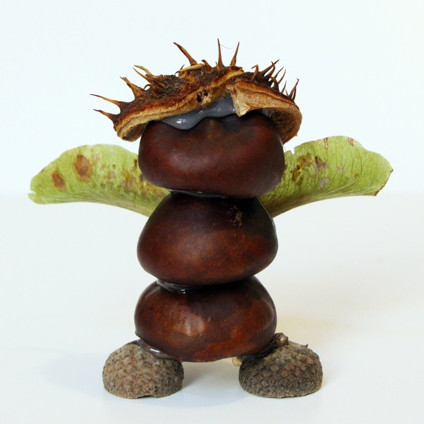 Ambachten van kastanjes op het thema van de herfst