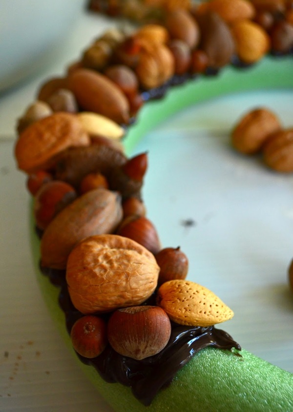 Ambachten van kastanjes op het thema van de herfst