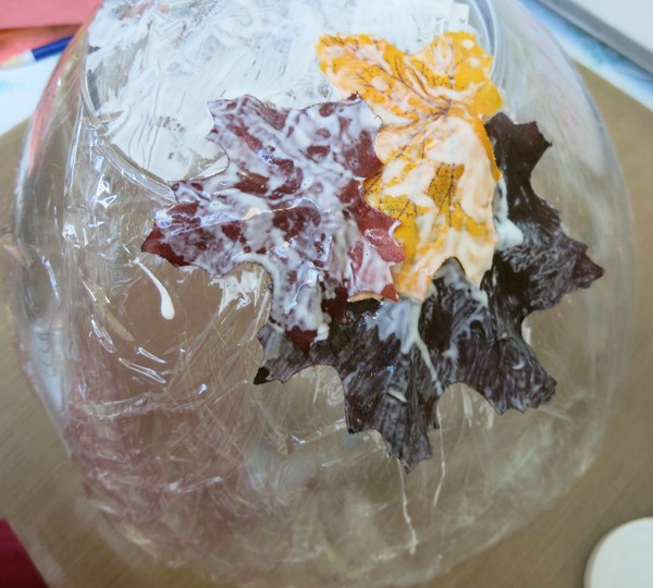 Ambachten van bladeren op het thema "Herfst" met hun eigen handen voor schoolkinderen