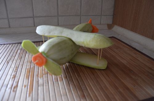 Ambacht van groenten voor de kleuterschool en op school, masterclasses, foto Ambachten van groenten door eigen handen