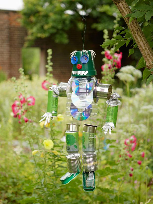 Nieuwe ambachten van plastic flessen met hun eigen handen voor tuin en boomgaard