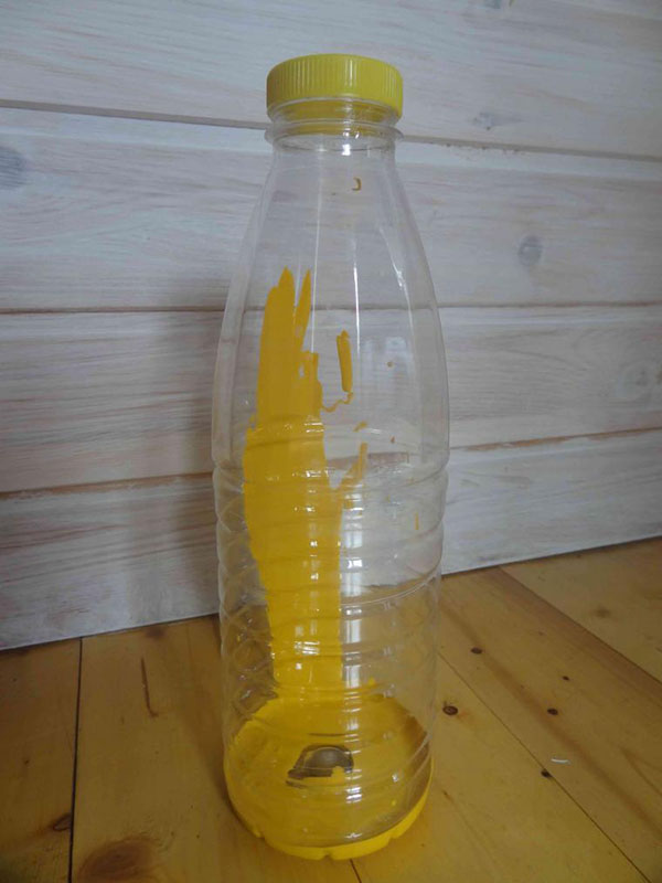 Nieuwe ambachten van plastic flessen met hun eigen handen voor tuin en boomgaard