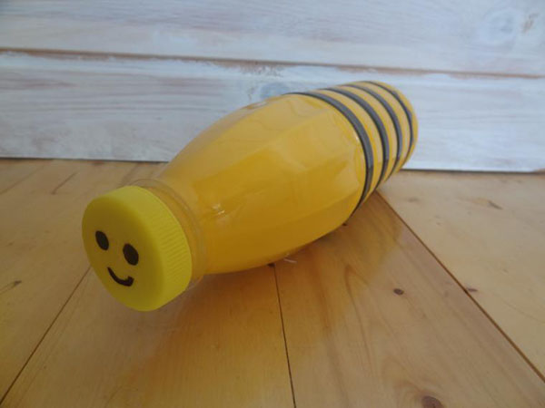 Nieuwe ambachten van plastic flessen met hun eigen handen voor tuin en boomgaard