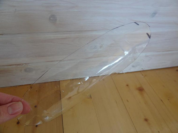 Nieuwe ambachten van plastic flessen met hun eigen handen voor tuin en boomgaard