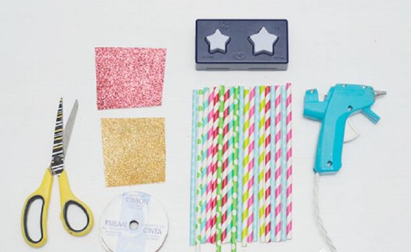 Ambachten voor het nieuwe jaar 2017 met hun eigen handen, masterclasses - van papier en materialen tot de kleuterschool en op school