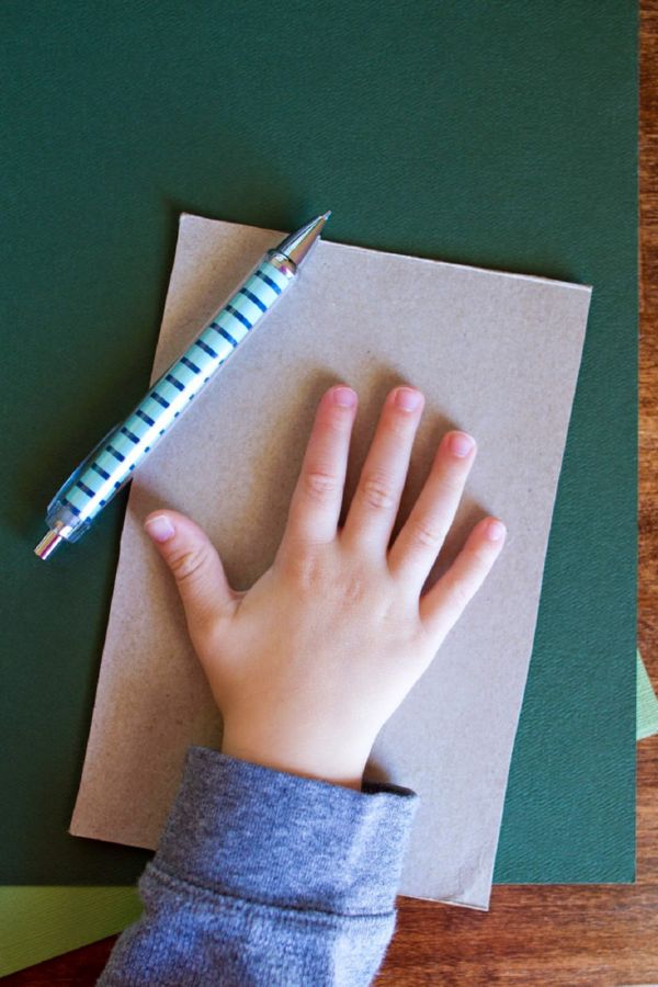 Ambachten voor het nieuwe jaar 2017 met hun eigen handen, masterclasses - van papier en materialen tot de kleuterschool en op school