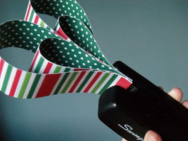 Ambachten voor het nieuwe jaar 2017 met hun eigen handen, masterclasses - van papier en materialen tot de kleuterschool en op school