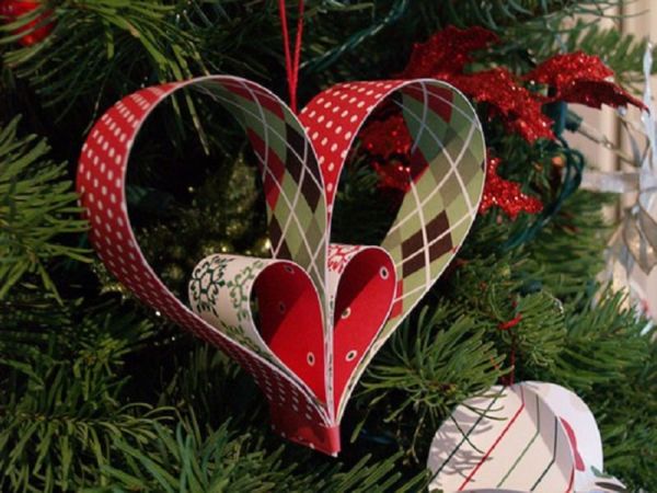 Ambachten voor het nieuwe jaar 2017 met hun eigen handen, masterclasses - van papier en materialen tot de kleuterschool en op school