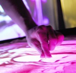 Tekenen met zand op het glas Tekenen met zand op het glas