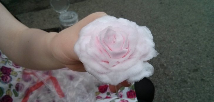 Een geschenk voor moeder bloemen van watten