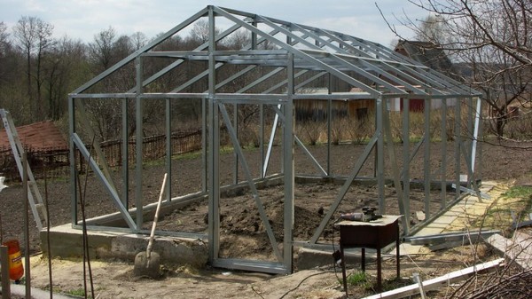 Polycarbonaatkas met eigen handen: blauwdrukken, foto's, video
