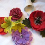 Vilten bloemen van wol