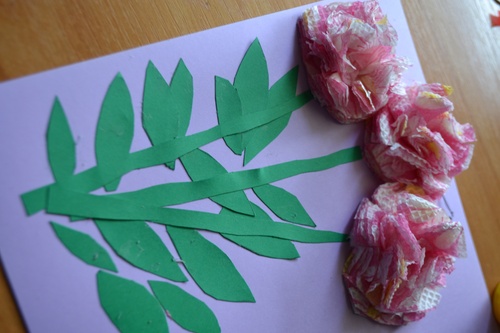 Ambachten op 9 mei: eeuwig vuur van papier uit eigen handen