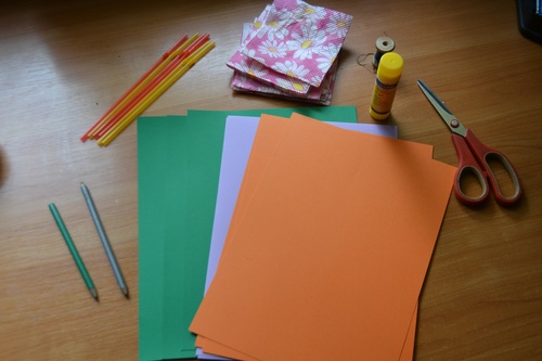 Ambachten op 9 mei: eeuwig vuur van papier uit eigen handen